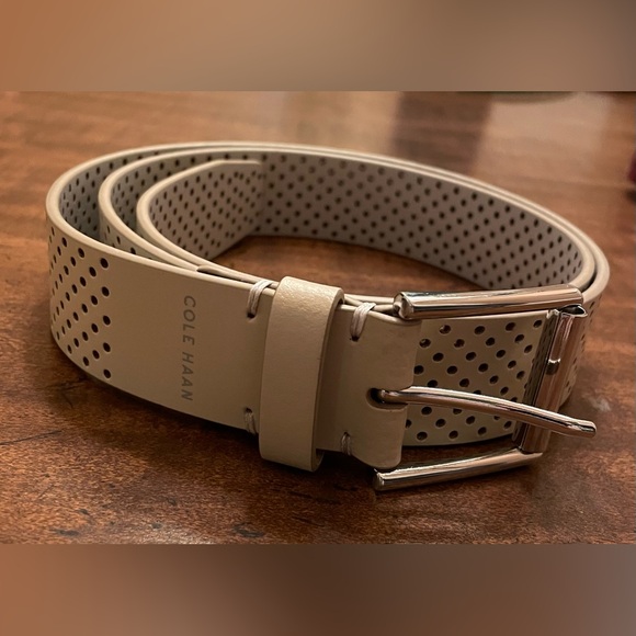 💫Closet Clean Out💫 EUC Cole Haan Leather Belt - Gray/Cream - Picture 1 of 4